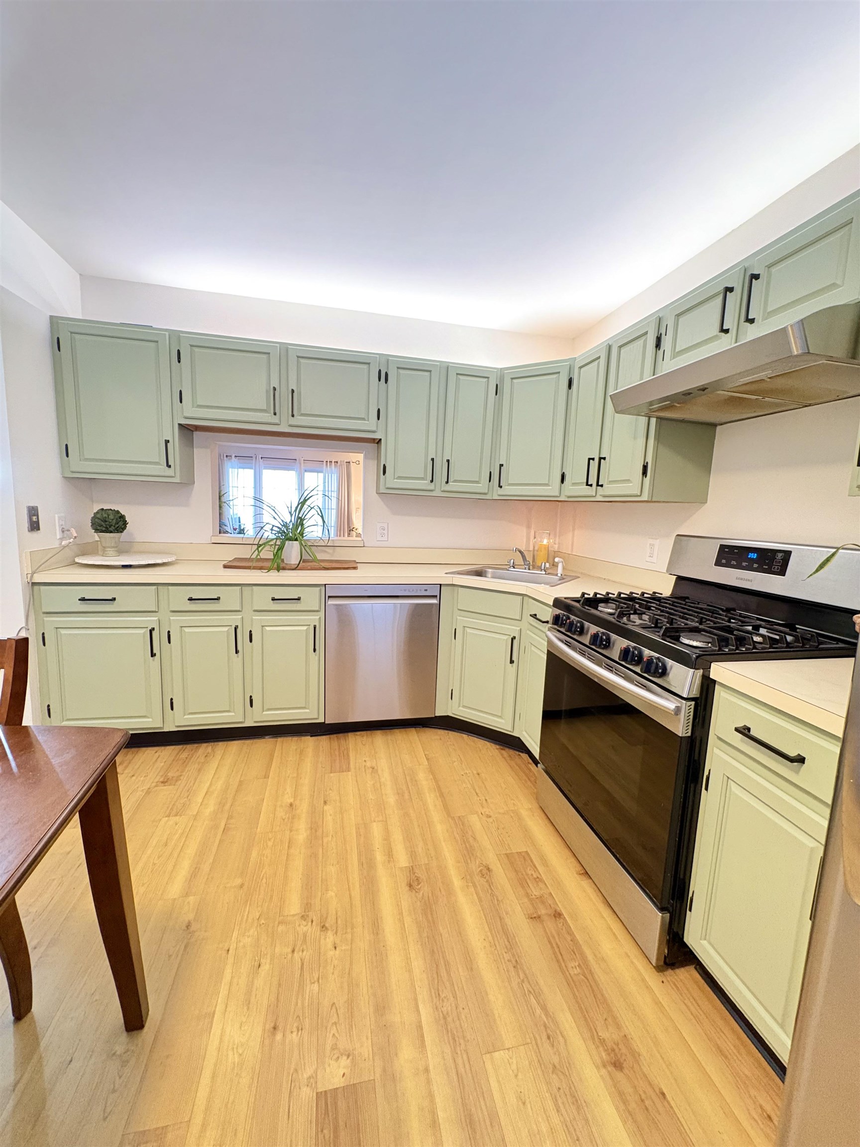 130 Middlesex Road Merrimack, NH 03054 - Photo 4 of 29 Gallery Image 4