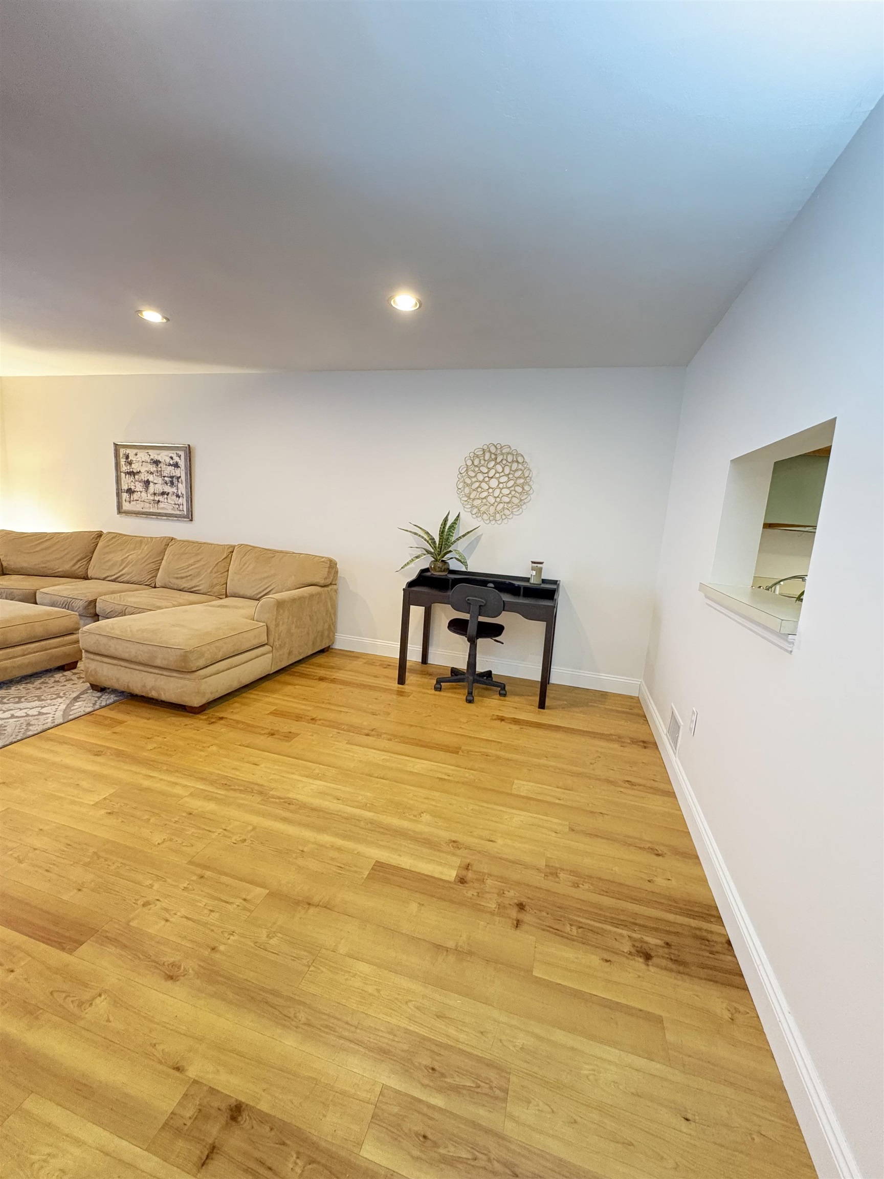 130 Middlesex Road Merrimack, NH 03054 - Photo 5 of 29 Gallery Image 5