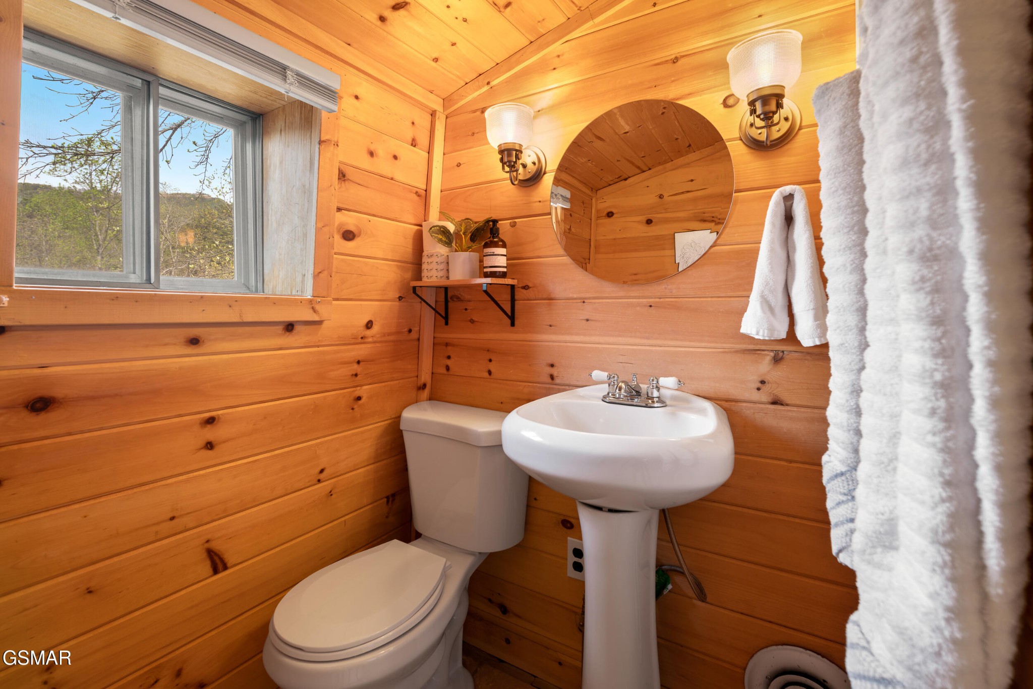 1638 South Mountain View Road Sevierville, TN 37876 - Photo 13 of 39 Gallery Image 13