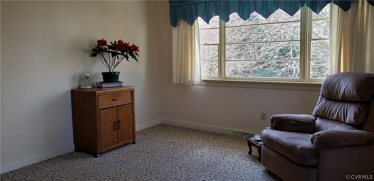 11541 Old Centralia Road Chester, VA 23831 - Photo 4 of 28 Gallery Image 4