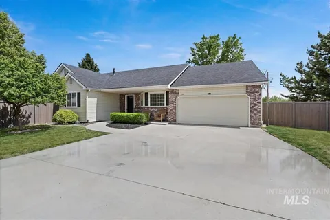 $585,000 | 389 West Bosanka Drive, Eagle, ID 83616