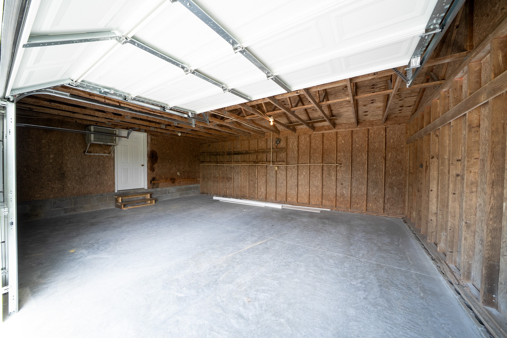 6606 Old Tullahoma Road Winchester, TN 37398 - Photo 41 of 42 a view of a garage