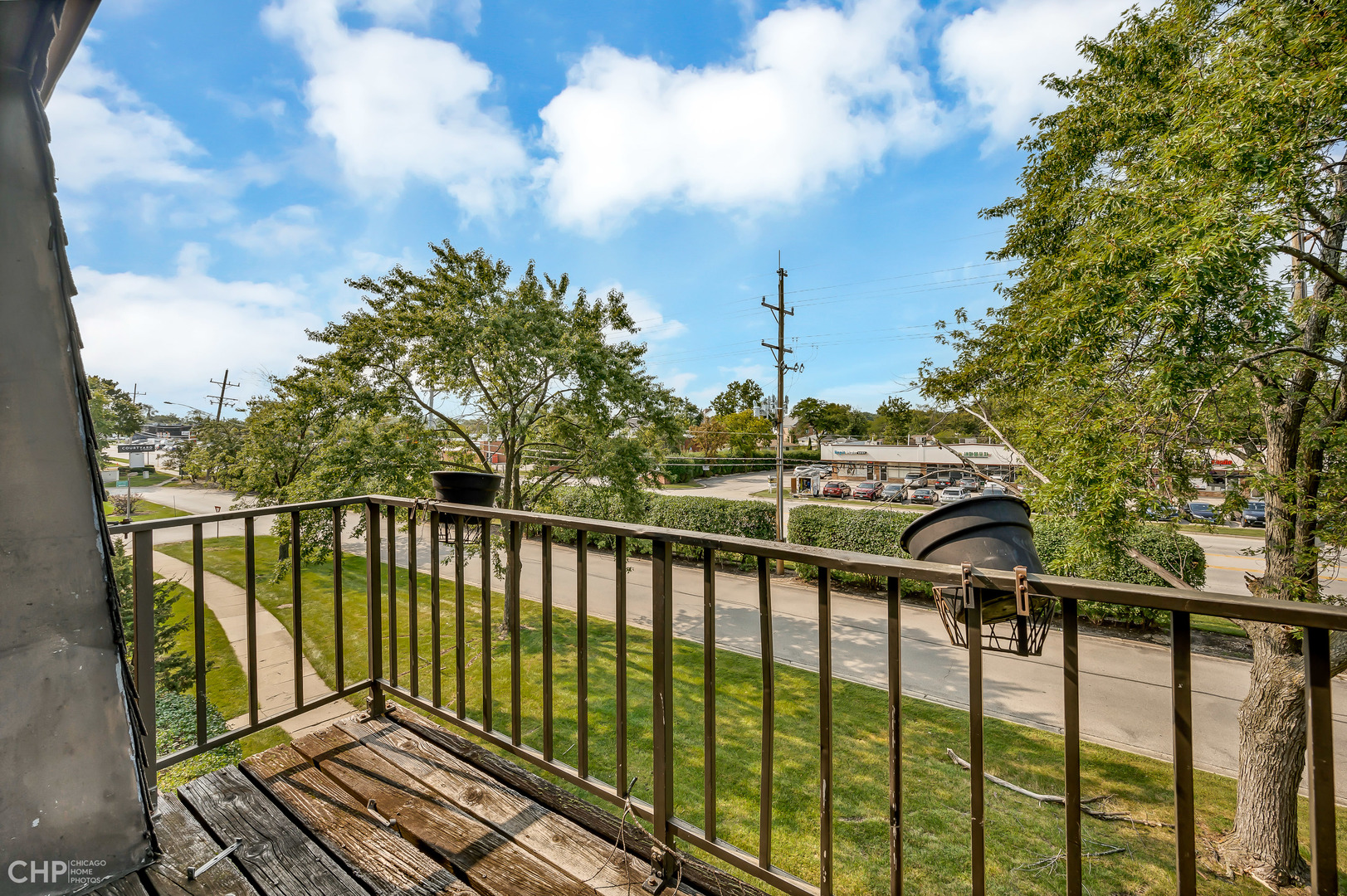 3750 Salem Walk, Unit B2 Northbrook, IL 60062 - Photo 3 of 15 a view of a balcony with wooden fence