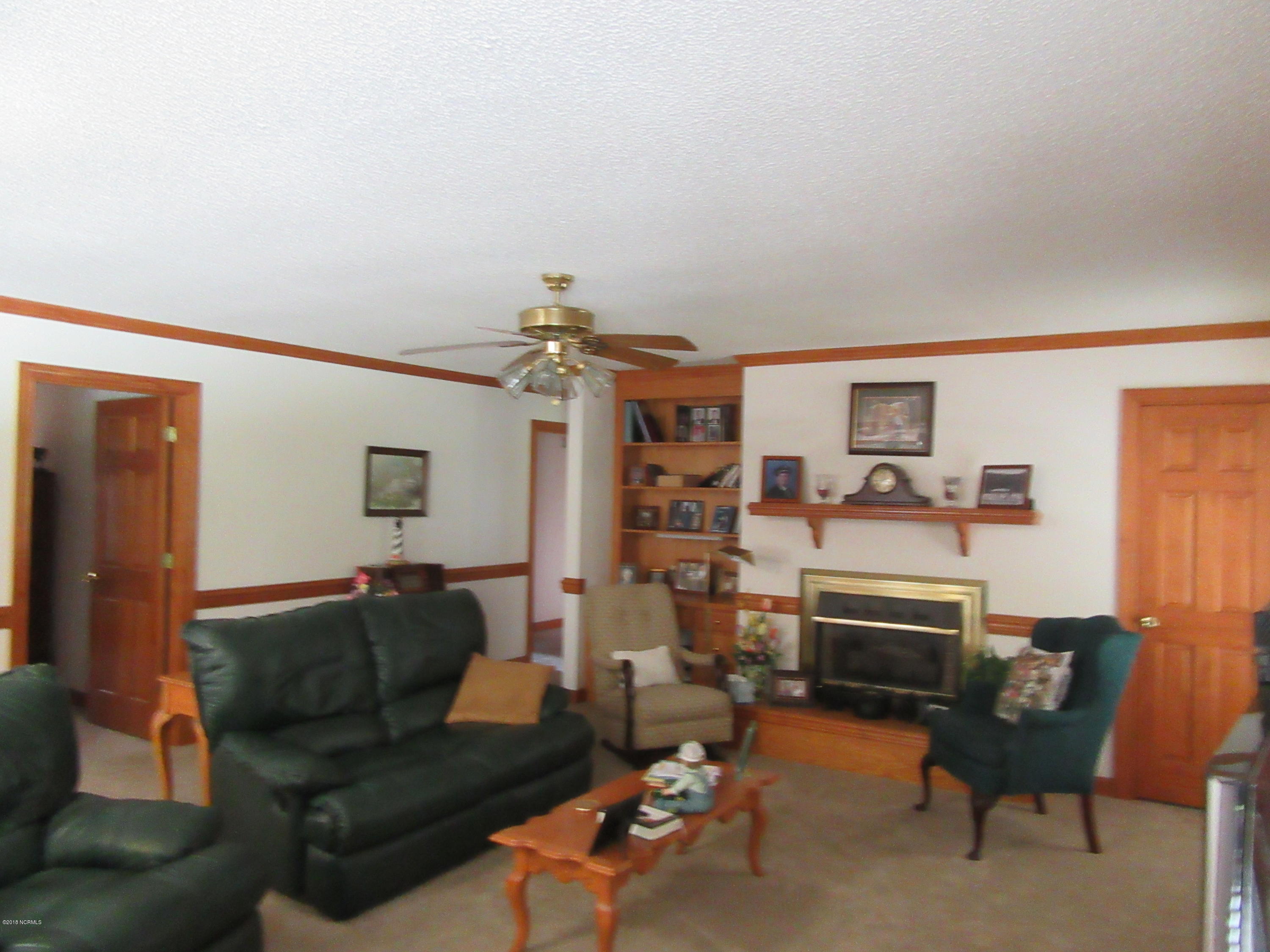 1101 South Croom Bland Road Kinston, NC 28504 - Photo 18 of 47 LIVING ROOM