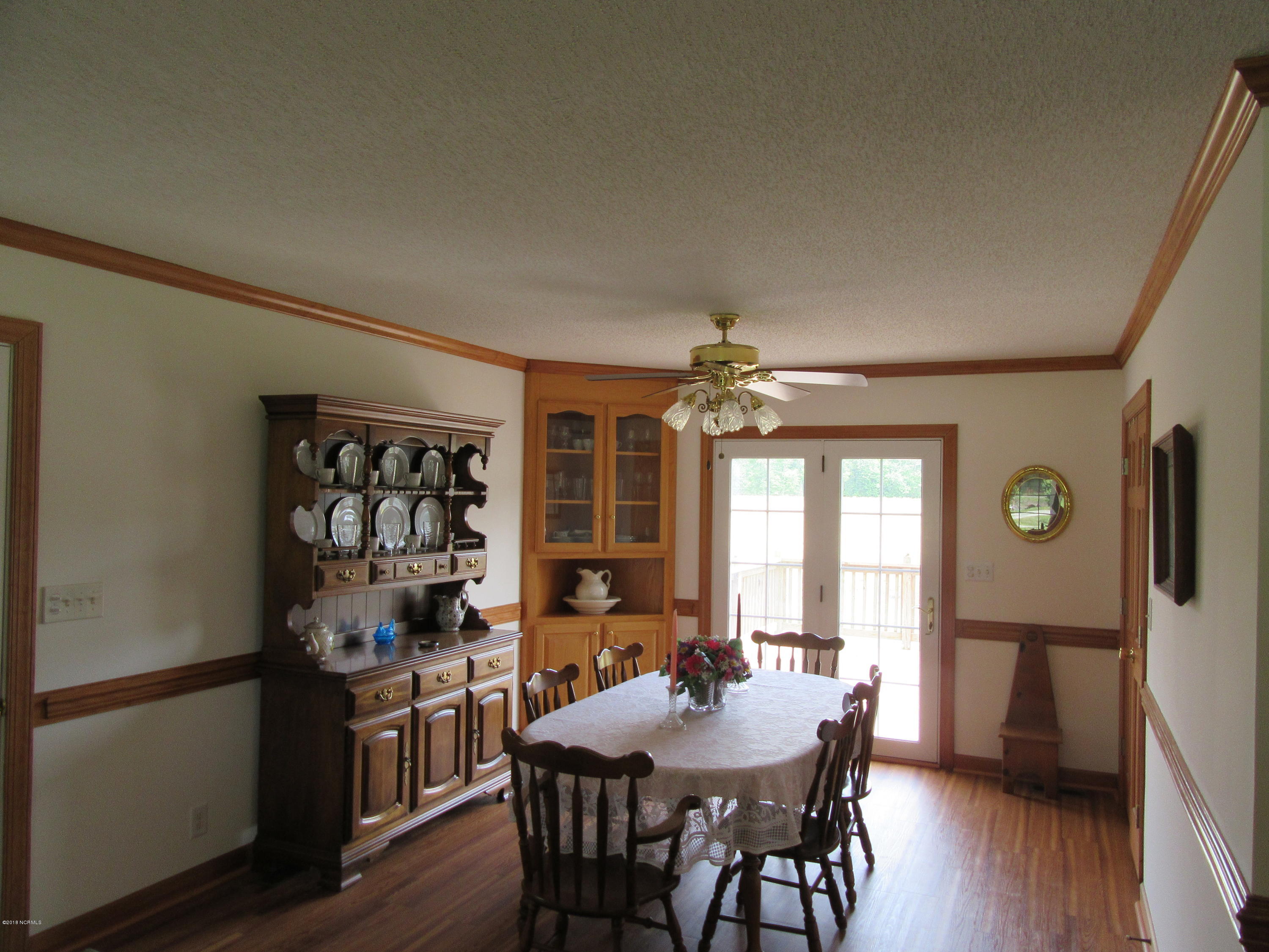 1101 South Croom Bland Road Kinston, NC 28504 - Photo 21 of 47 DINING AREA