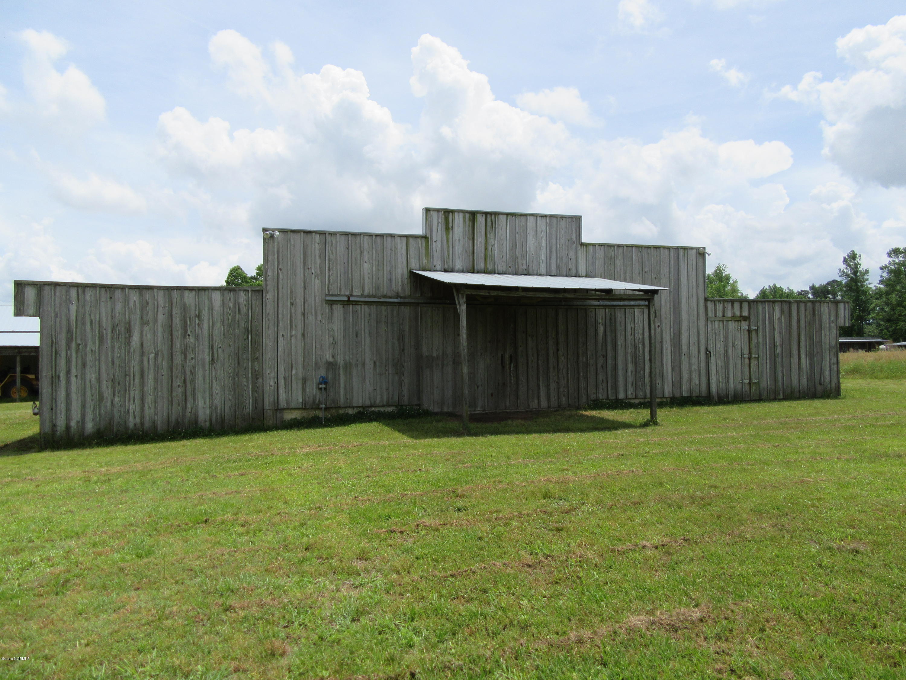 1101 South Croom Bland Road Kinston, NC 28504 - Photo 32 of 47 BARN/HORSE STABLE
