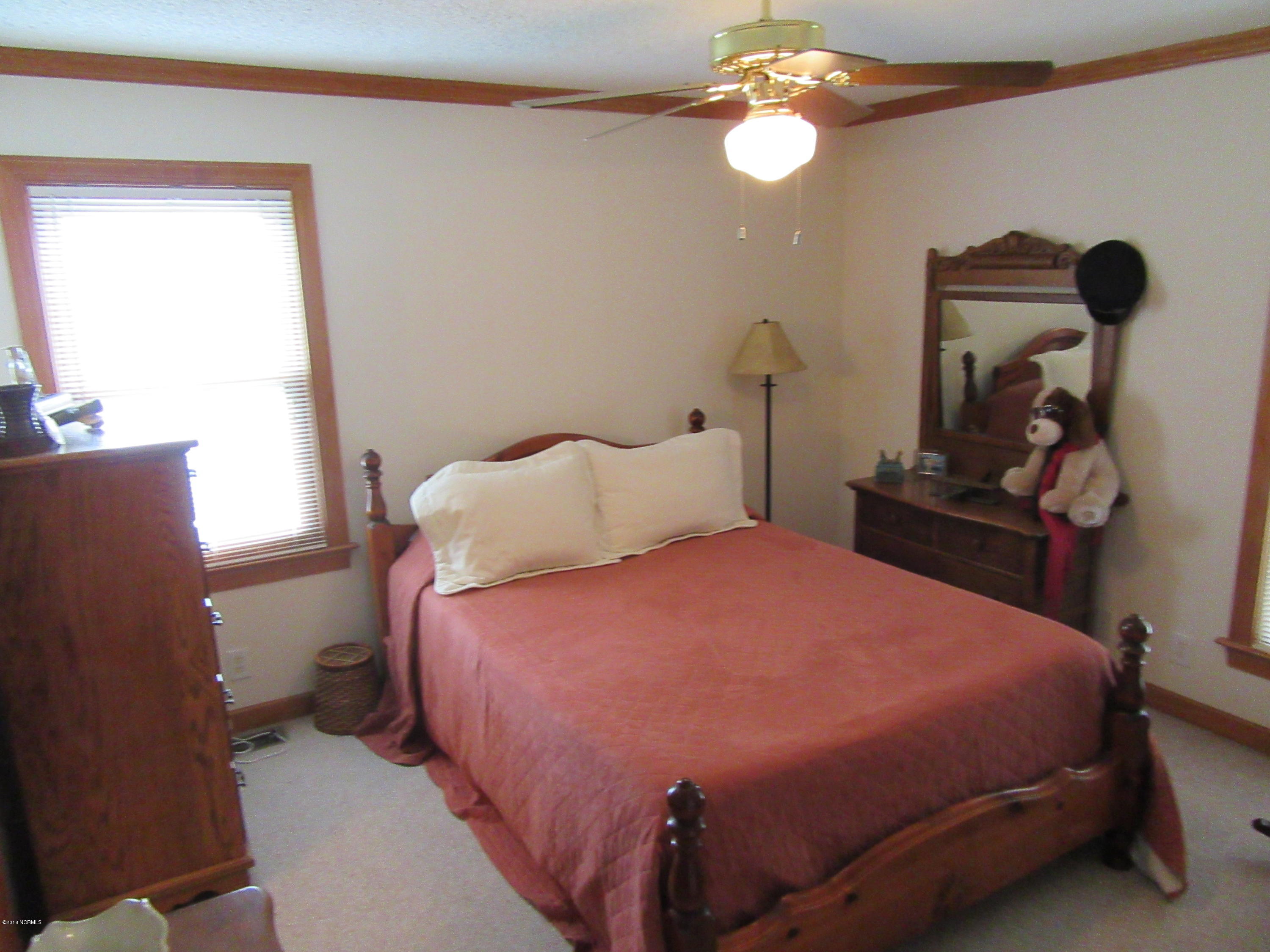 1101 South Croom Bland Road Kinston, NC 28504 - Photo 8 of 47 GUEST ROOM 2