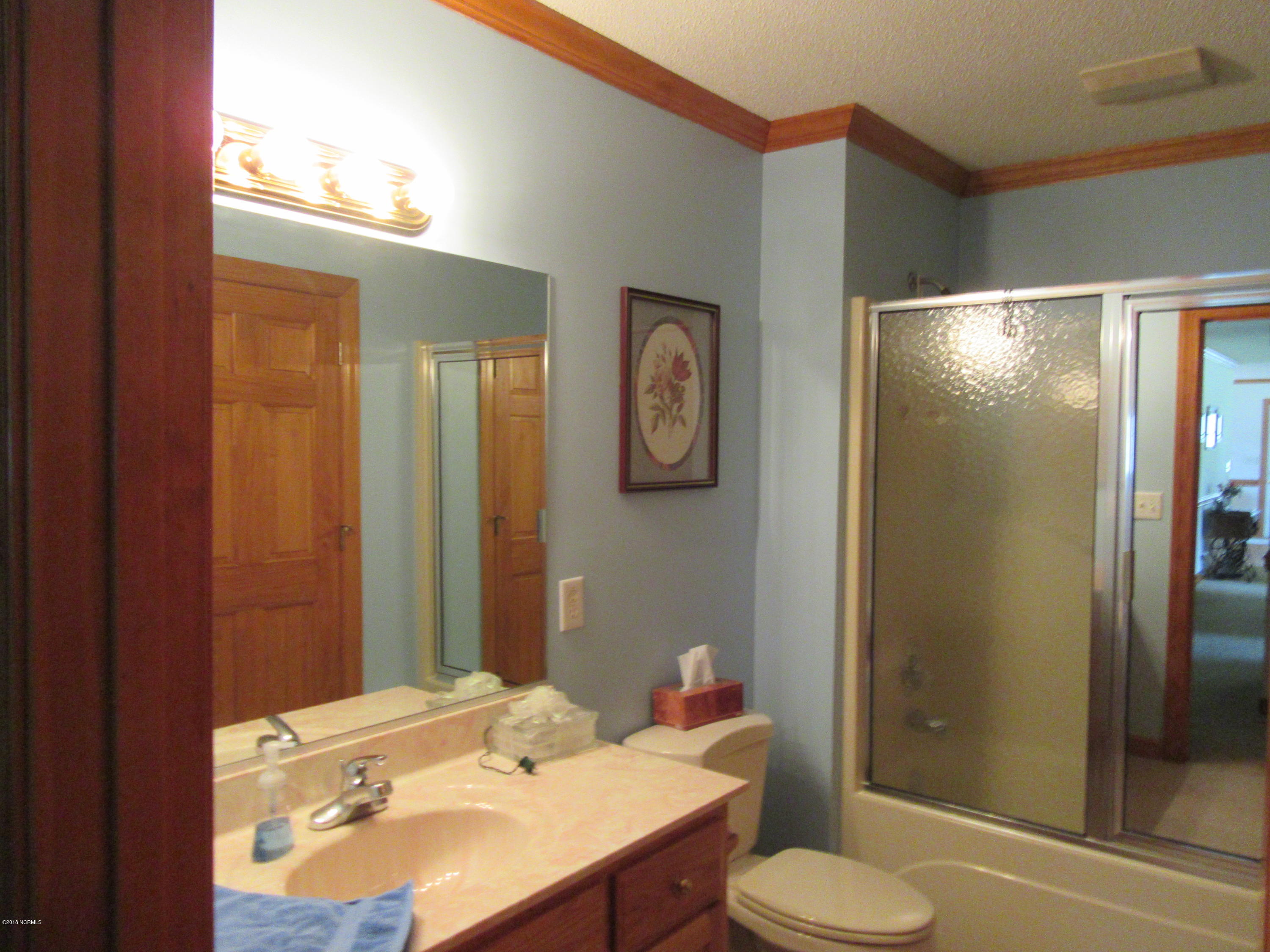 1101 South Croom Bland Road Kinston, NC 28504 - Photo 10 of 47 GUEST BATH