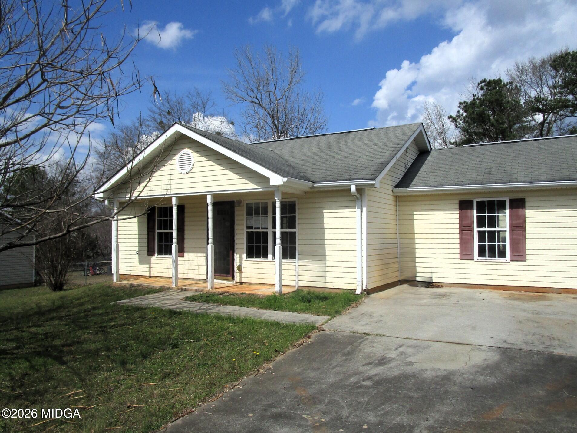 33 Mitchell Road Forsyth, GA 31029 - Photo 1 of 1 Front
