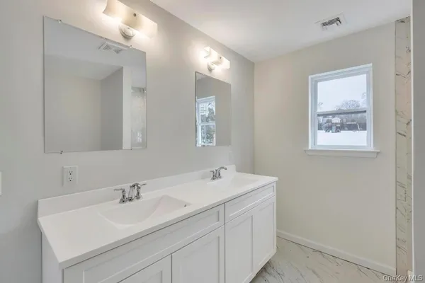 $848,888 | 65 Ozark Street, Ronkonkoma, NY 11779