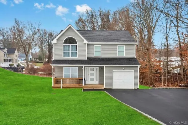 $848,888 | 65 Ozark Street, Ronkonkoma, NY 11779