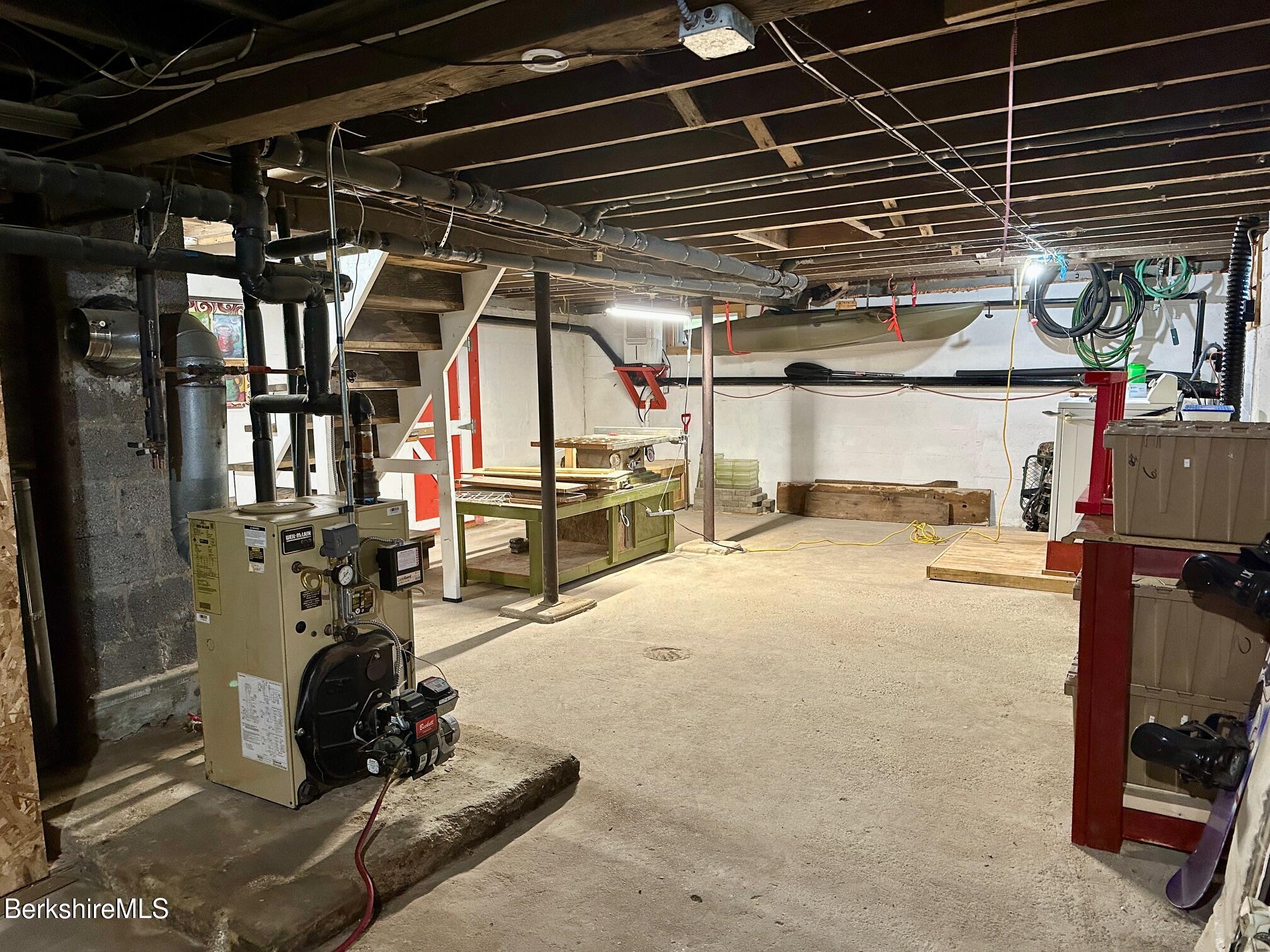 1872 North Main Road Otis, MA 01253 - Photo 18 of 33 a room with gym equipment
