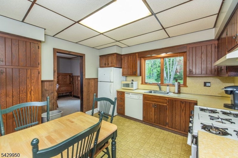 11 Oak Road Boonton, NJ 07005 - Photo 5 of 24