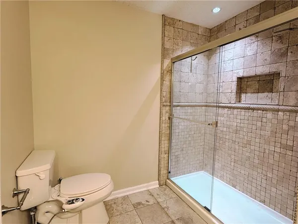 $1,900 | 7024 Somerset Circle, Alpharetta, GA 30004