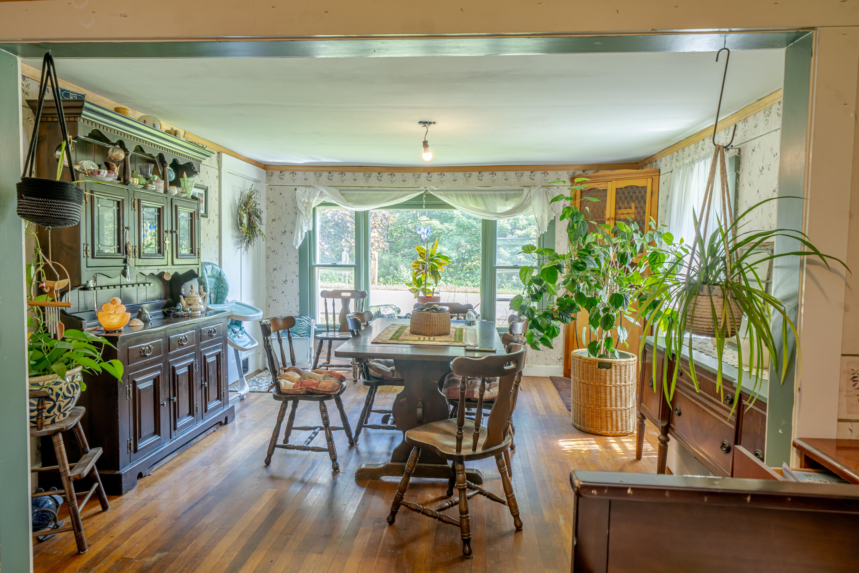 28 Old County Road Thomaston, ME 04861 - Photo 7 of 32 dining room