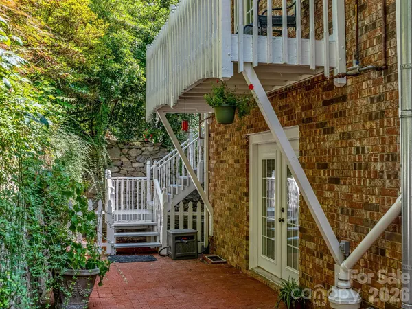 $1,495,000 | 163 Northern Lights Lane, Hendersonville, NC 28739