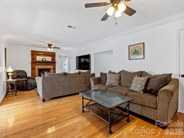$1,495,000 | 163 Northern Lights Lane, Hendersonville, NC 28739