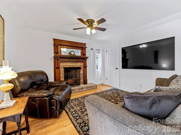 $1,495,000 | 163 Northern Lights Lane, Hendersonville, NC 28739