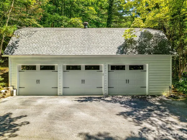 $1,495,000 | 163 Northern Lights Lane, Hendersonville, NC 28739