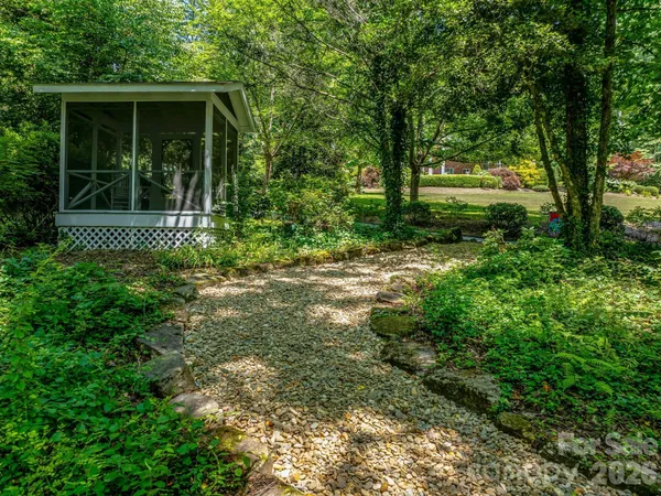 $1,495,000 | 163 Northern Lights Lane, Hendersonville, NC 28739