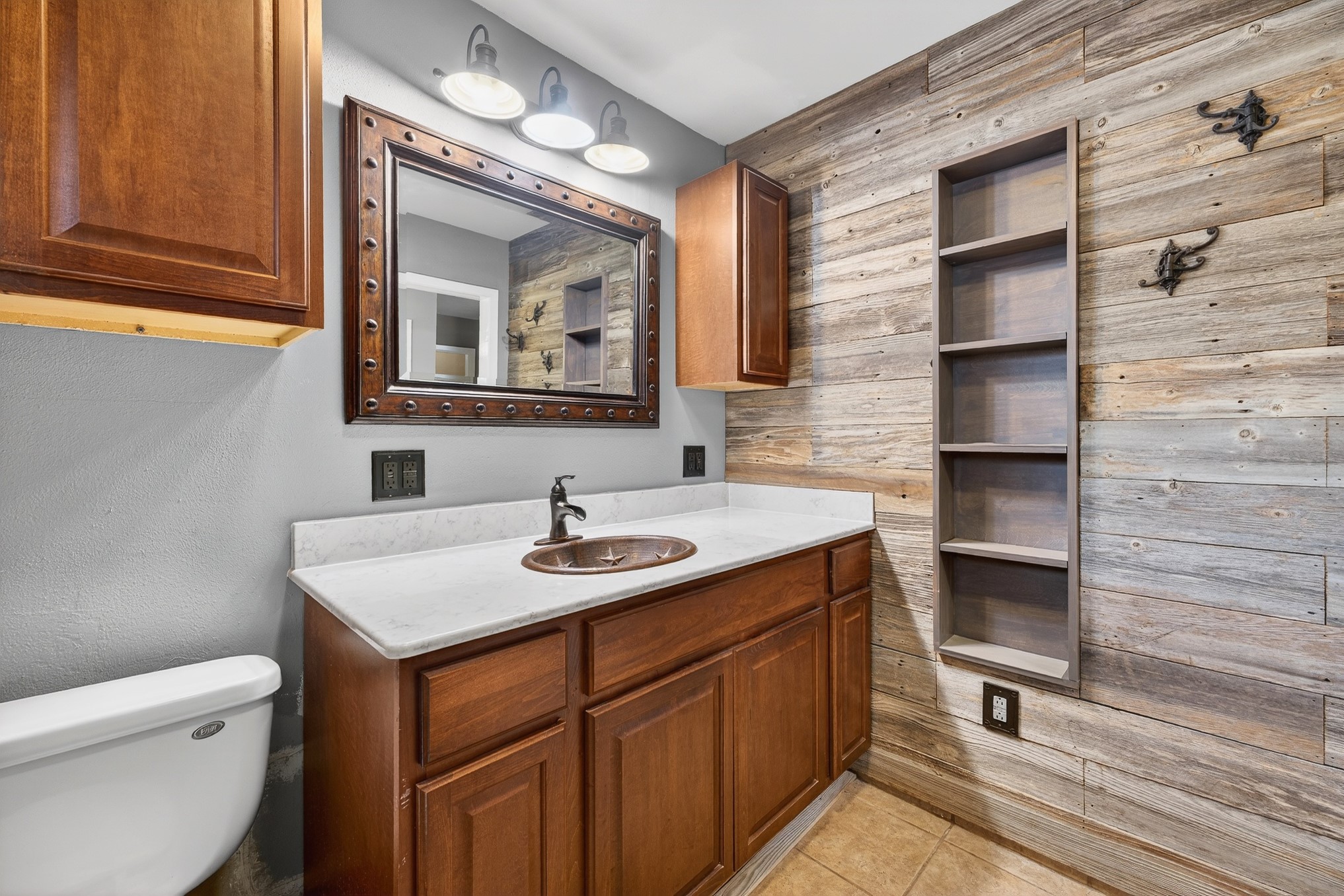 304 Fullen Street Conroe, TX 77301 - Photo 16 of 25 The built-in cubby design detail will be a functional way to display jewelry, etc.