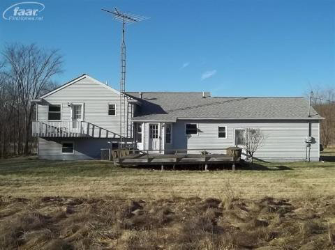 16521 Linden Road Fenton, MI 48430 - Photo 2 of 9 20181603-1.JPG