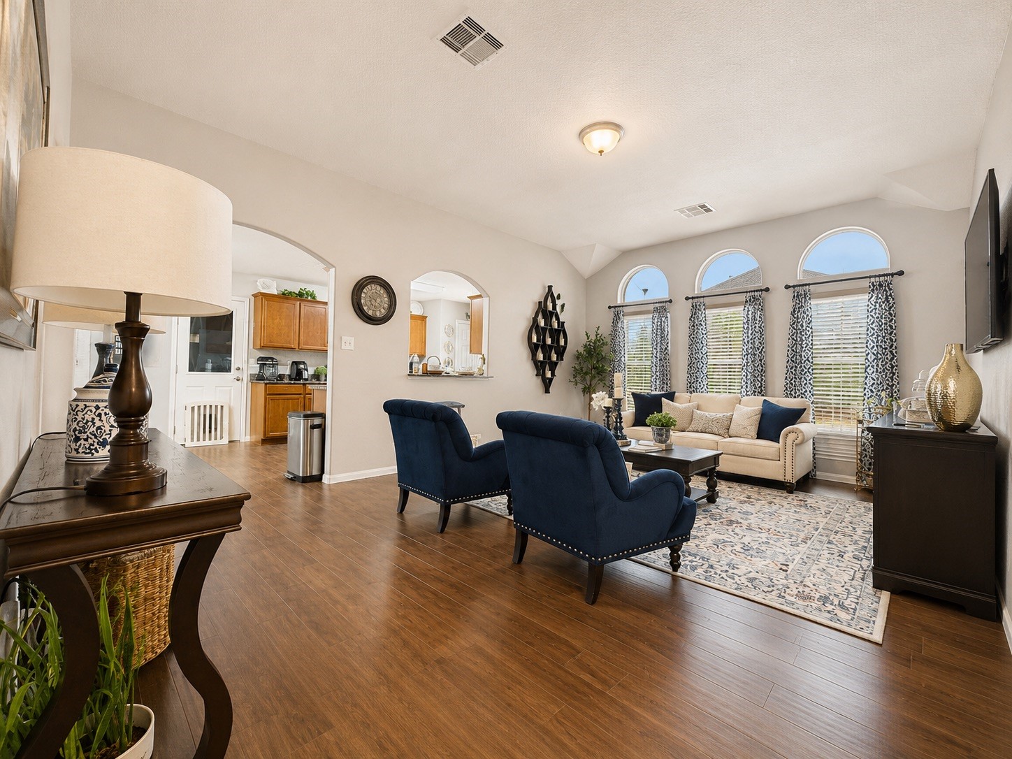 9911 Bronze Mill Lane Rosharon, TX 77583 - Photo 6 of 15 A spacious gathering area with excellent sightlines makes this room ideal for everyday living and entertaining alike.
