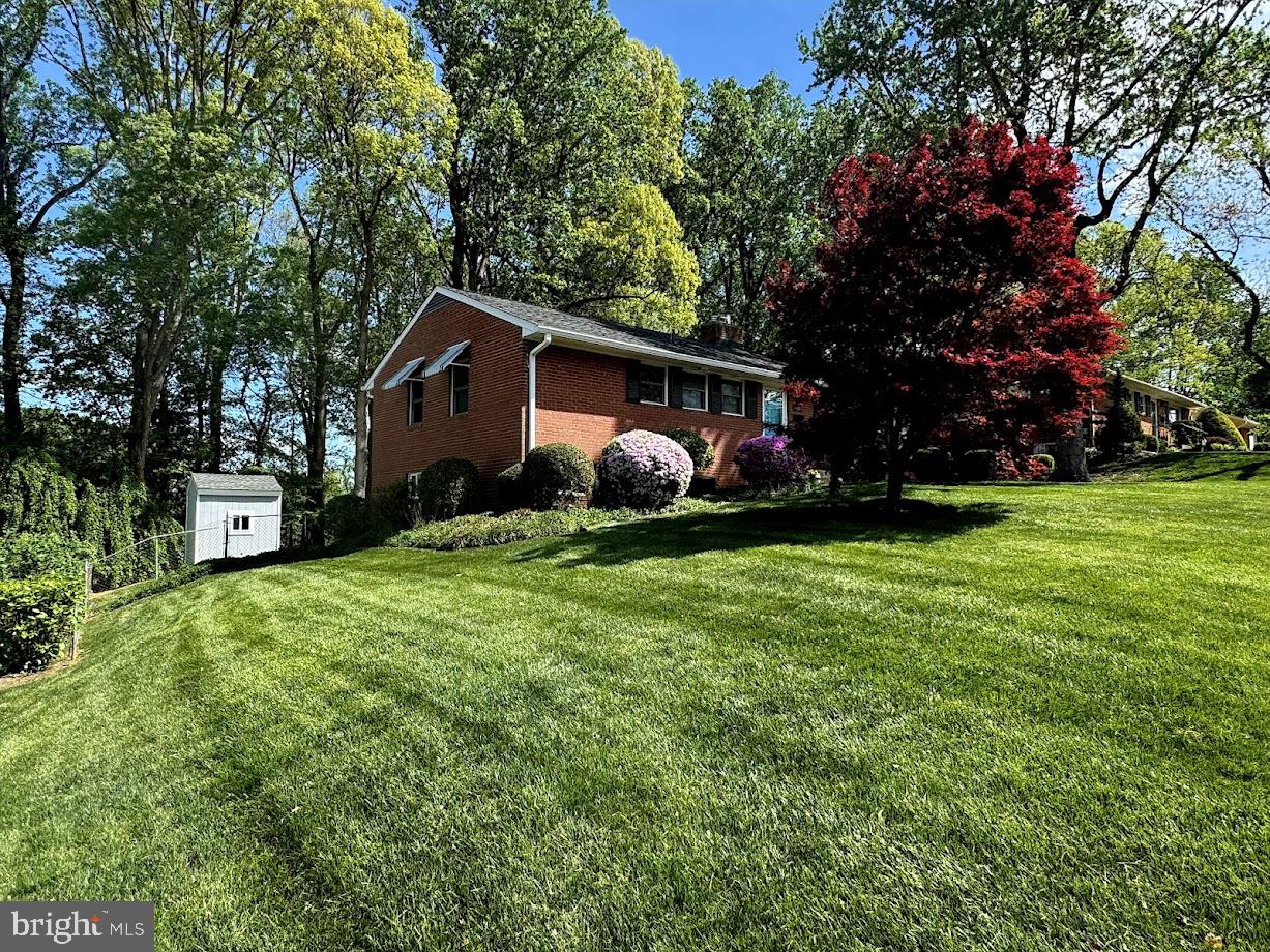 7608 Hamlet Street Springfield, VA 22151 - Photo 3 of 3