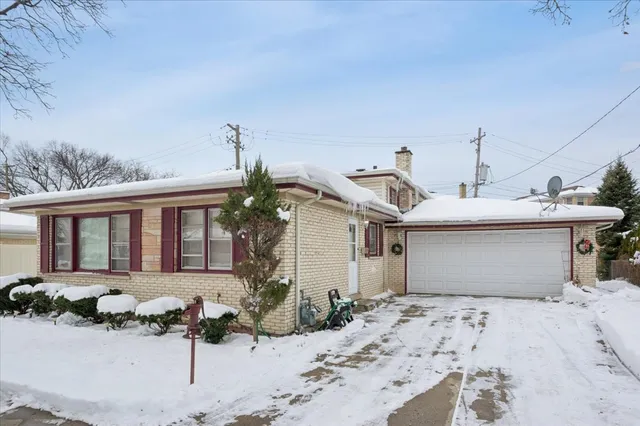 $485,000 | 8516 North Ozanam Avenue, Niles, IL 60714