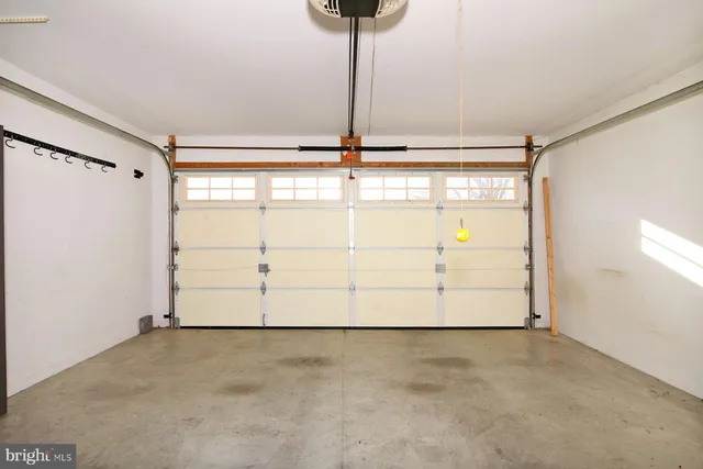 a view of a garage