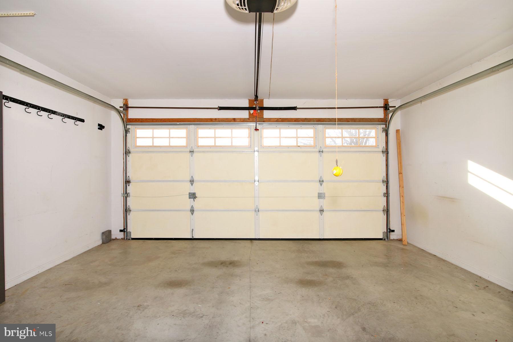 43 Farm Lane Lancaster, PA 17603 - Photo 42 of 42 a view of a garage