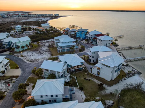 $1,179,000 | 1468 Bermuda Drive, Navarre, FL 32566