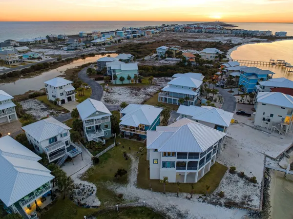 $1,179,000 | 1468 Bermuda Drive, Navarre, FL 32566