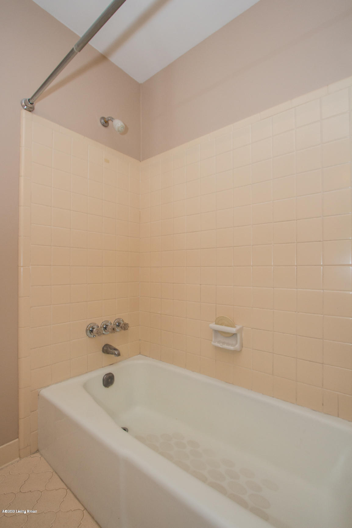 2700 Wareham Road Louisville, KY 40242 - Photo 26 of 38 2700 Wareham-53