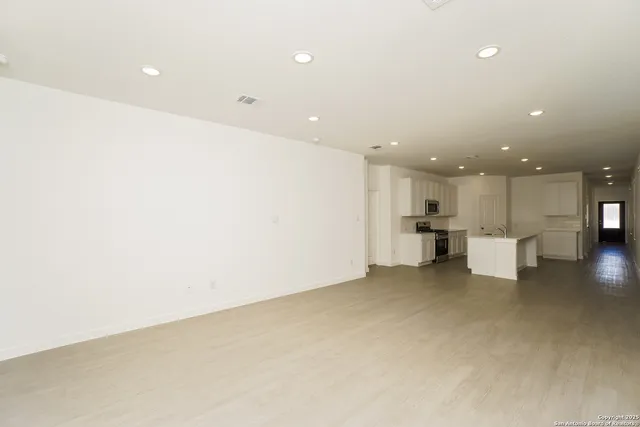 $1,795 | 11714 Carolina Rose, Converse, TX 78109