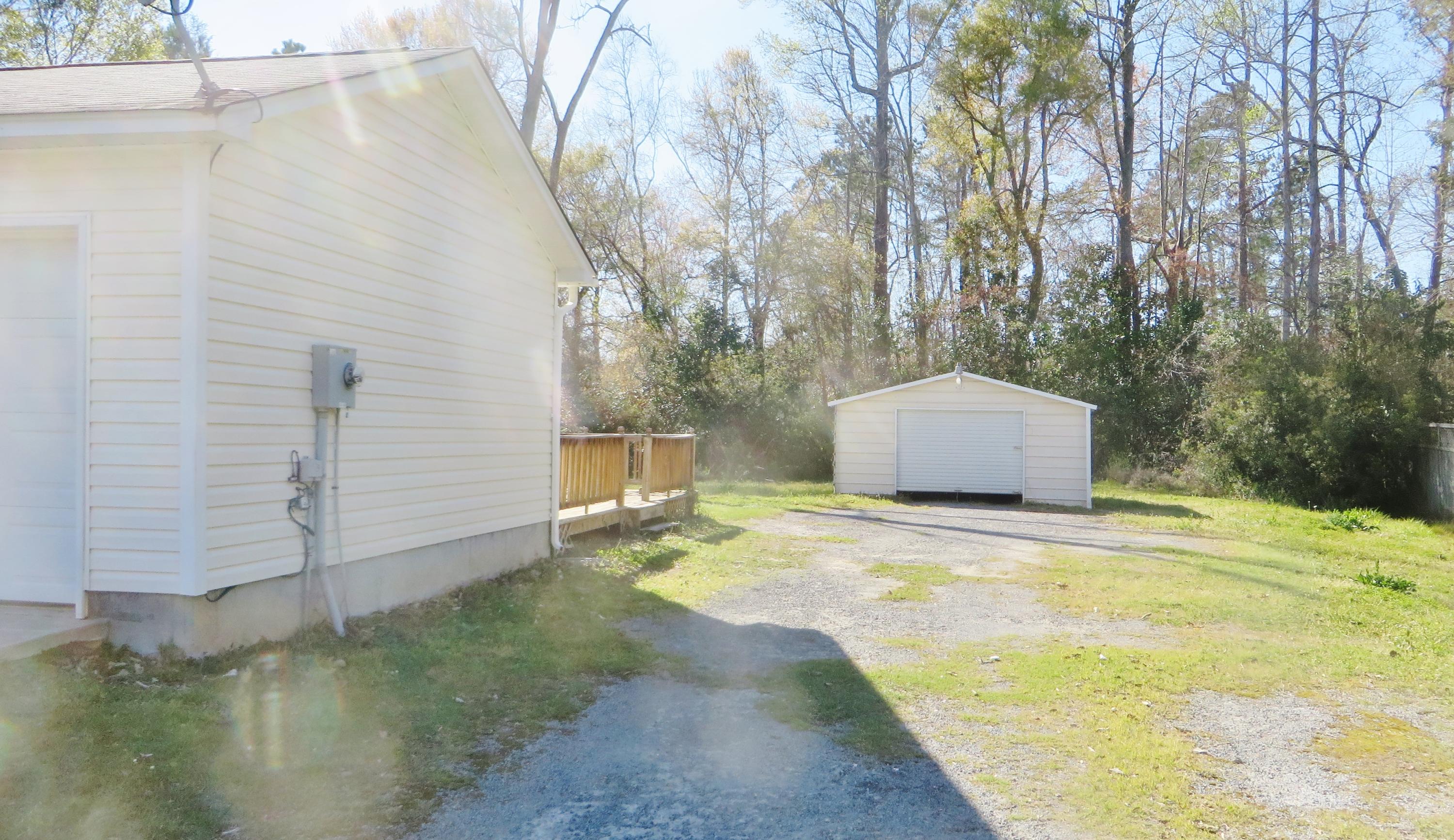 111 North Winter Street Moncks Corner, SC 29461 - Photo 5 of 19 005