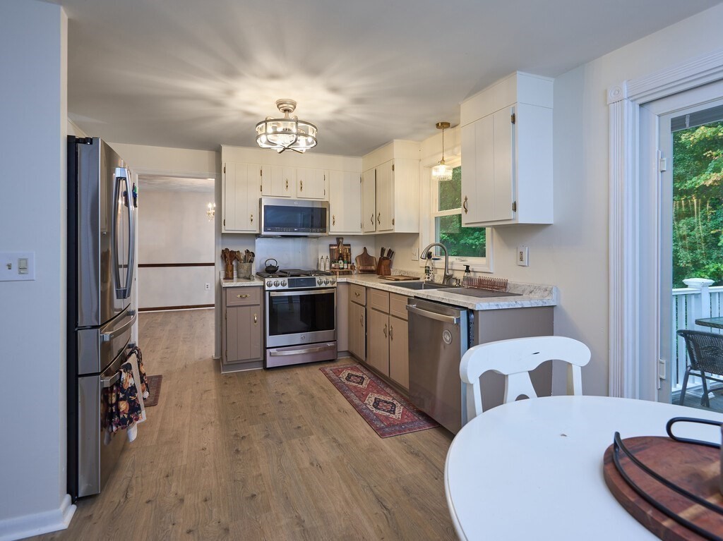 150 Simpson Road Marlborough, MA 01752 - Photo 8 of 33 Gallery Image 8