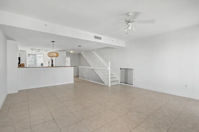 $4,500 | 350 Northeast 3rd Street, Unit 3D, Delray Beach, FL 33444