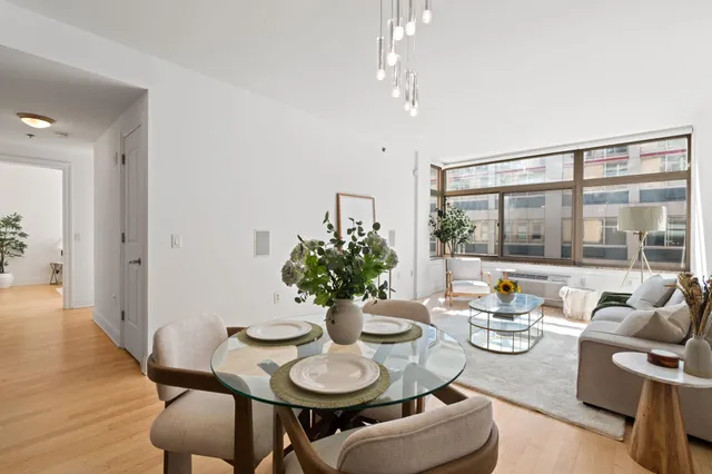 $4,400 | 10 Regent Street, Unit 501, Jersey City, NJ 07302