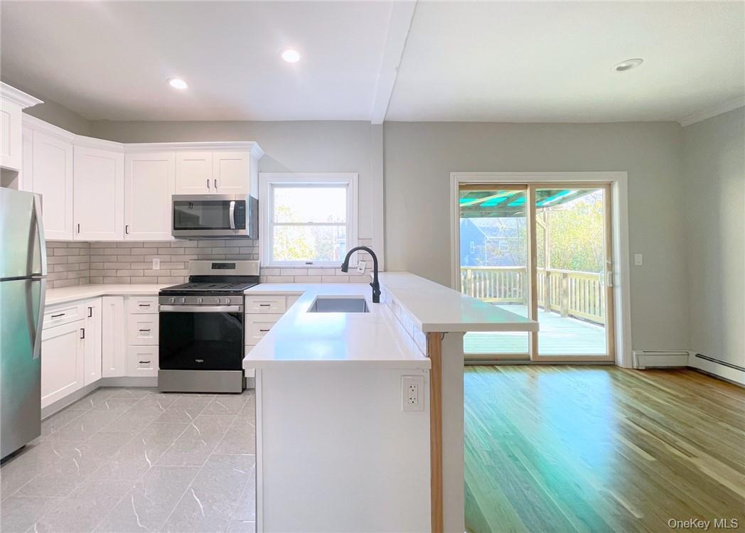 829 West Boston Post Road, Unit 3 Mamaroneck, NY 10543 - Photo 3 of 16