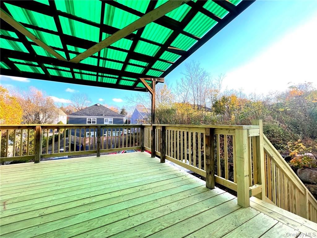 829 West Boston Post Road, Unit 3 Mamaroneck, NY 10543 - Photo 4 of 16 Large Private Deck facing Hall Street