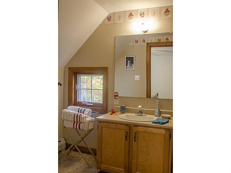 761 River Road Edgecomb, ME 04556 - Photo 24 of 30 Bathroom.