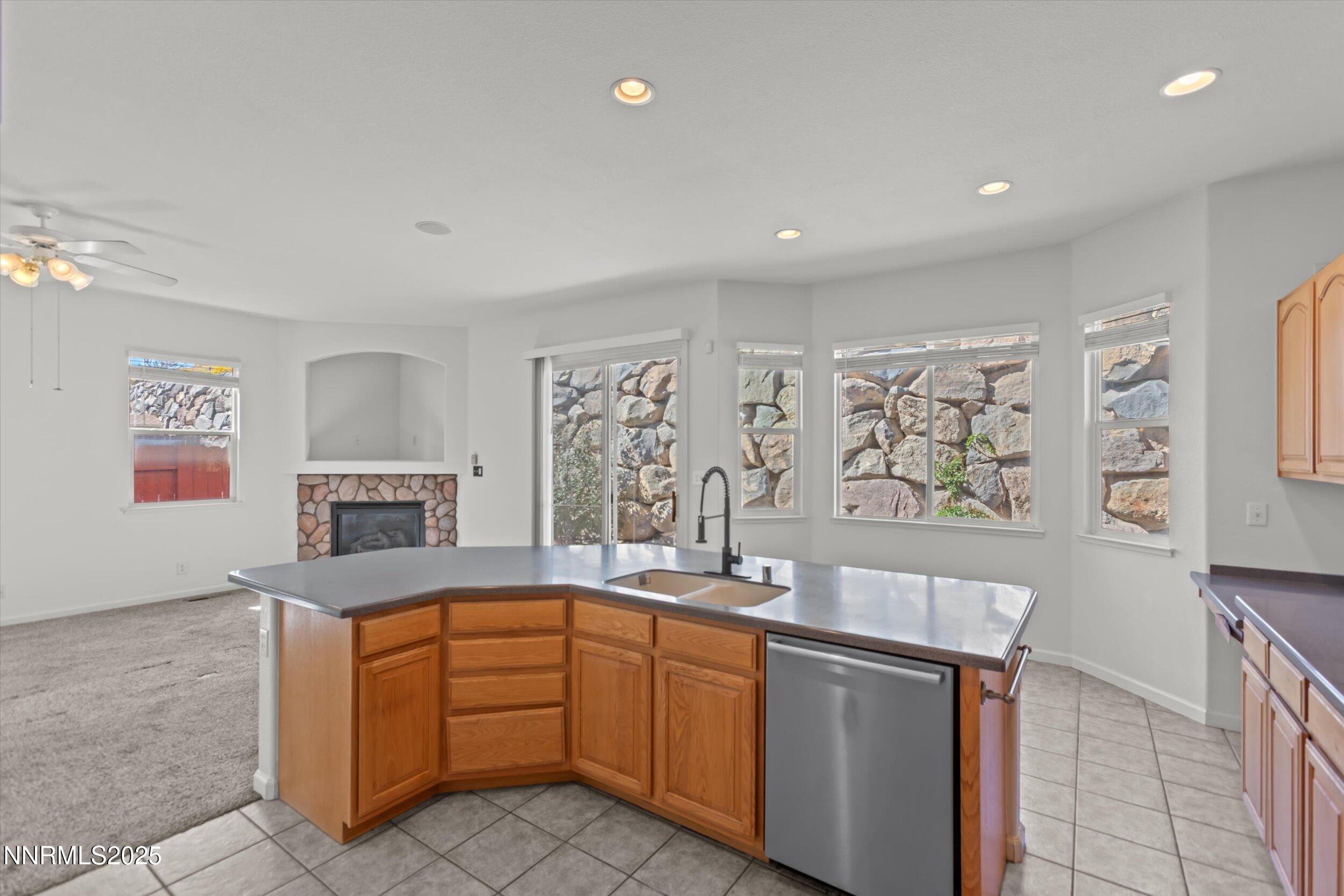 2365 Red Maple Court Reno, NV 89523 - Photo 9 of 34 a spacious bathroom with a sink a mirror and a bathtub