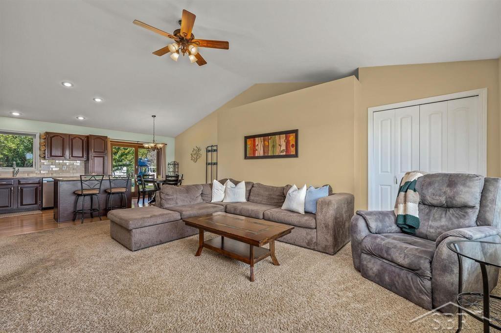1609 East Stewart Road Midland, MI 48640 - Photo 6 of 40 50155875-f6c31c84-6695-4f4b-a578-330f22aab225.JPG