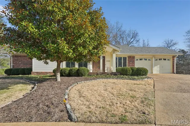 $425,000 | 2184 Courtleigh Lane, Chesterfield, MO 63017