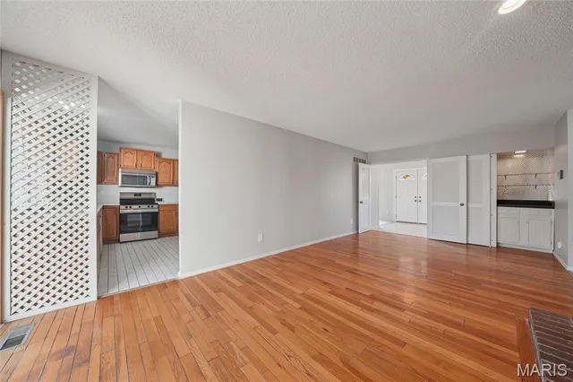 $425,000 | 2184 Courtleigh Lane, Chesterfield, MO 63017