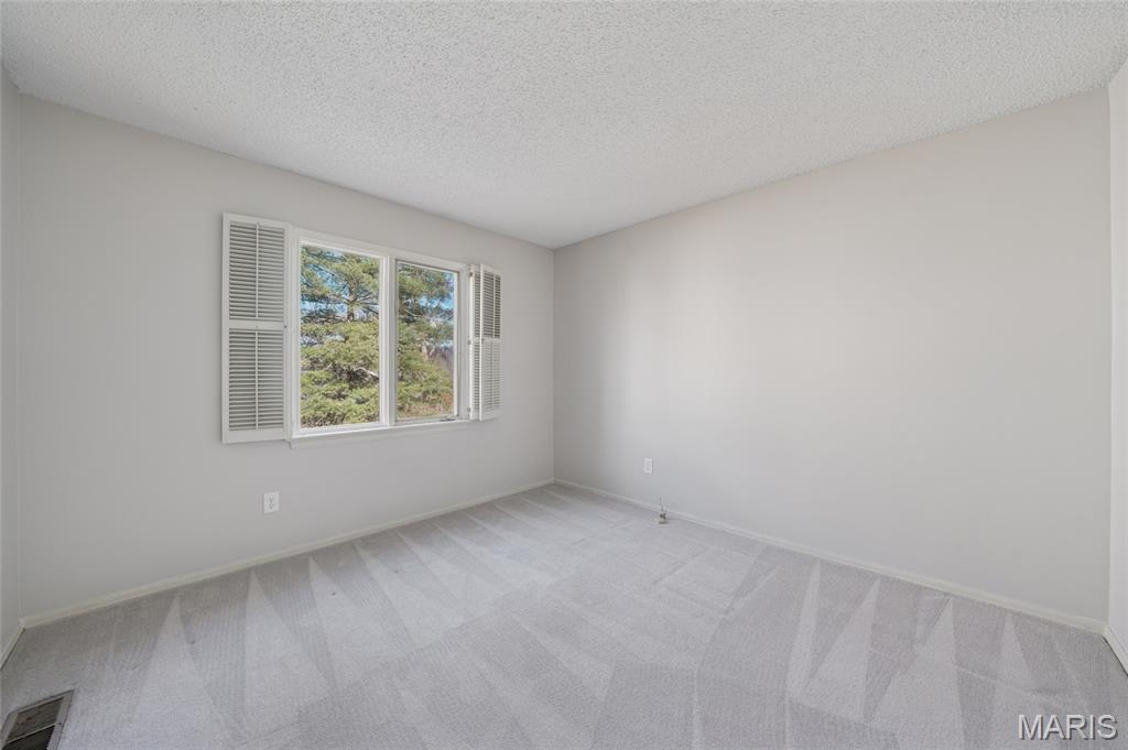 2184 Courtleigh Lane Chesterfield, MO 63017 - Photo 19 of 35