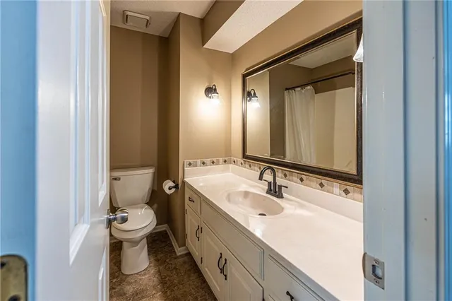 $384,900 | 1804 South Nicklaus Drive, Clinton, MO 64735