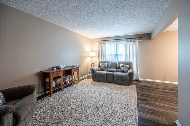 $384,900 | 1804 South Nicklaus Drive, Clinton, MO 64735