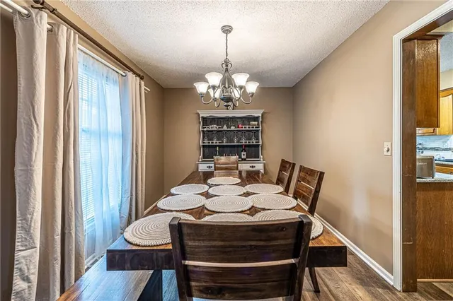 $384,900 | 1804 South Nicklaus Drive, Clinton, MO 64735